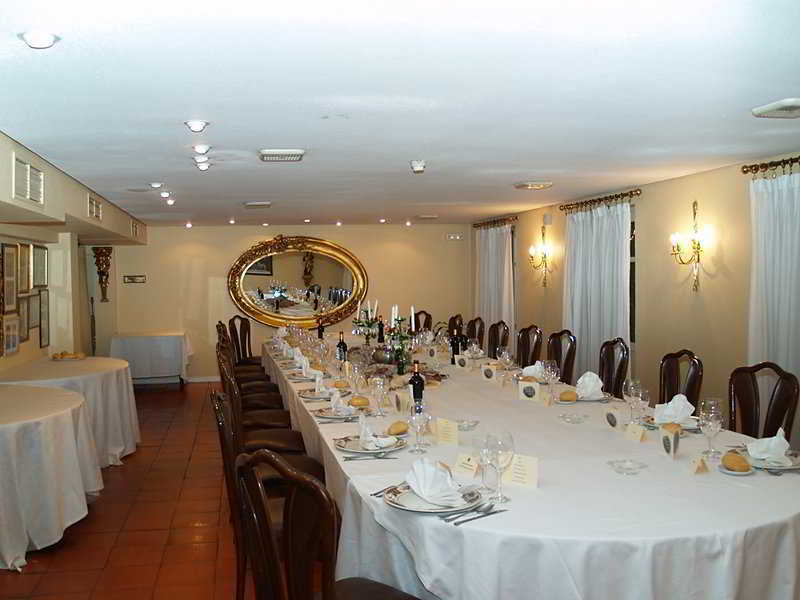 Oca Burgos Centro Hotel Restaurant photo